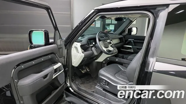 Land Rover Defender 2021