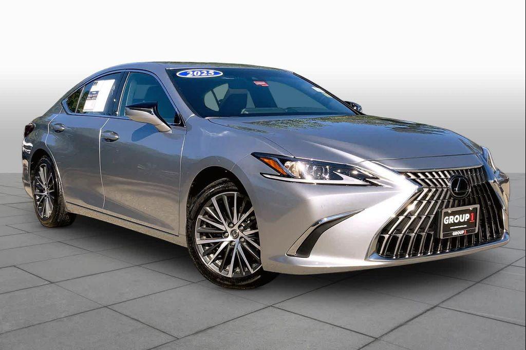 Lexus ES 2025