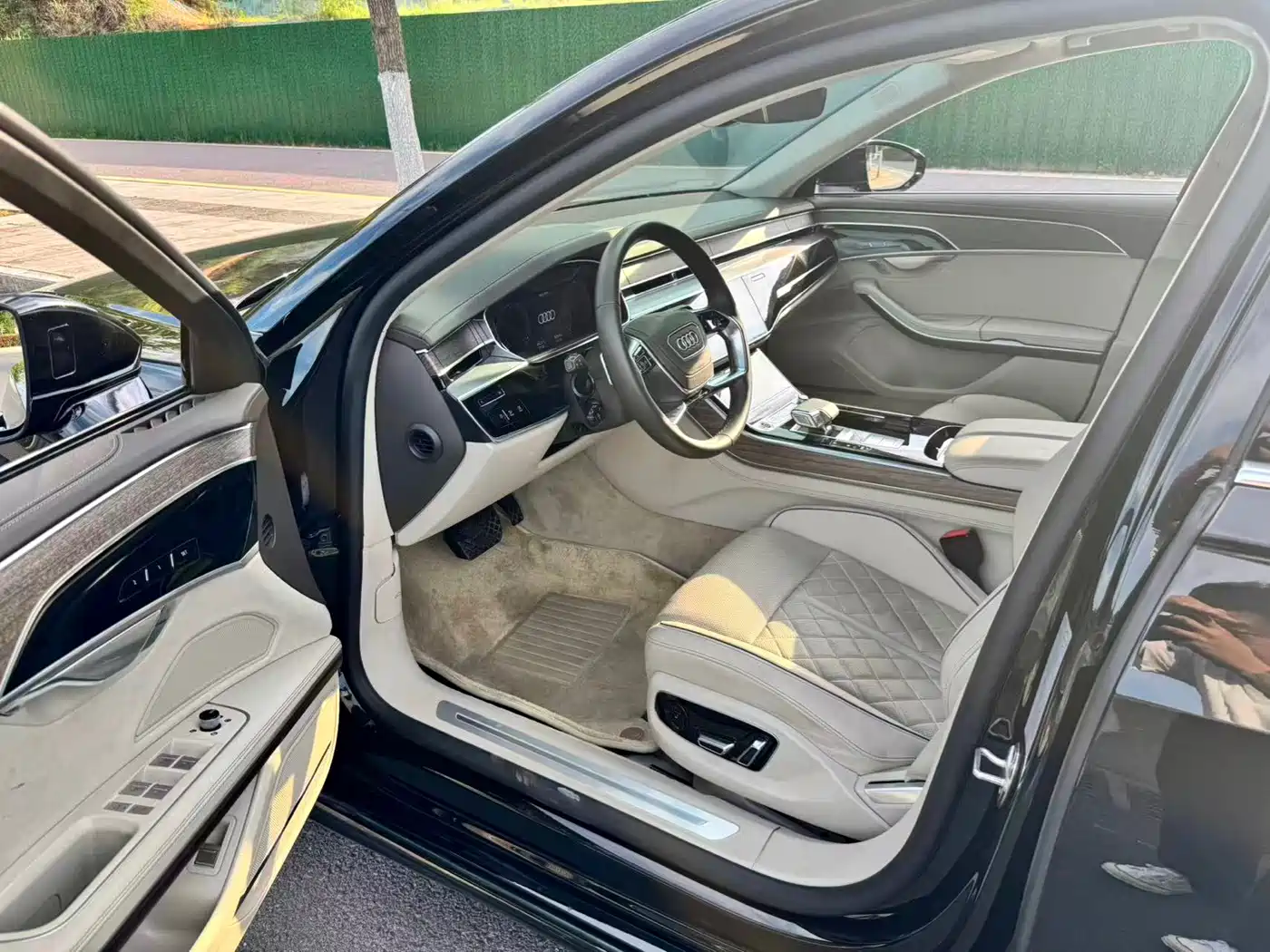 Audi A8 2023