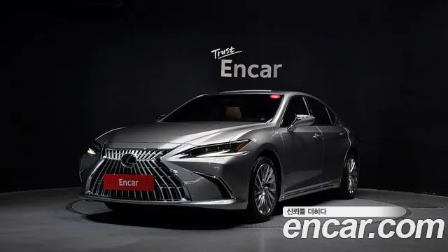 Lexus ES 2025