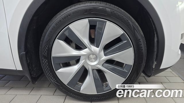 Tesla Model Y 2023