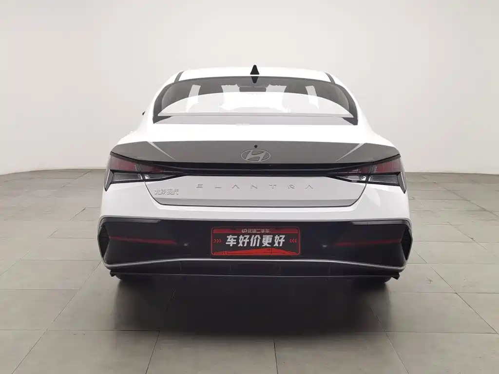 Hyundai Elantra 2025