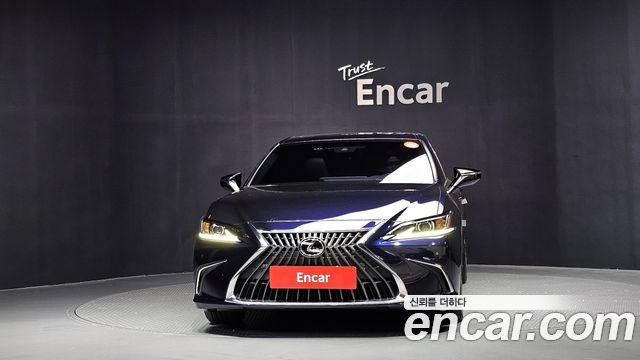 Lexus ES 2023