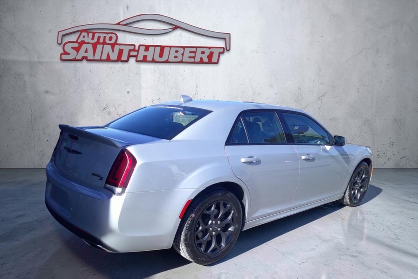 Chrysler 300 2023