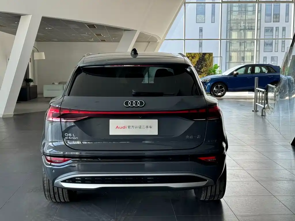 Audi e-tron 2025