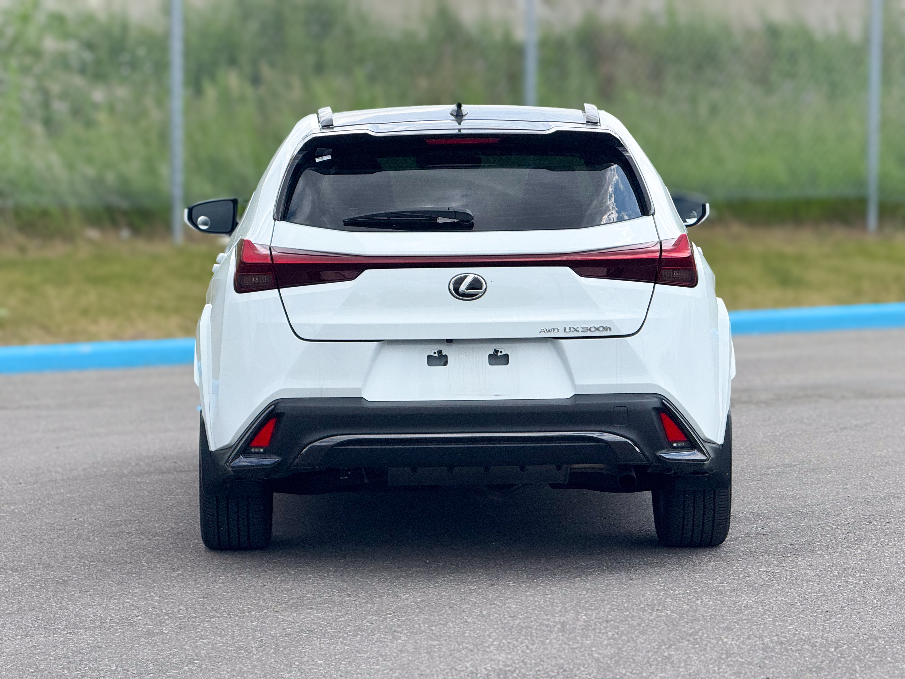 Lexus UX 2025
