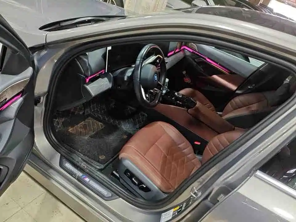 BMW i5 2024