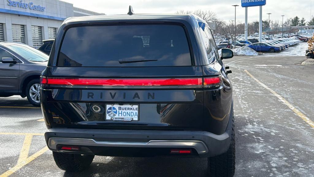 Rivian R1S 2022