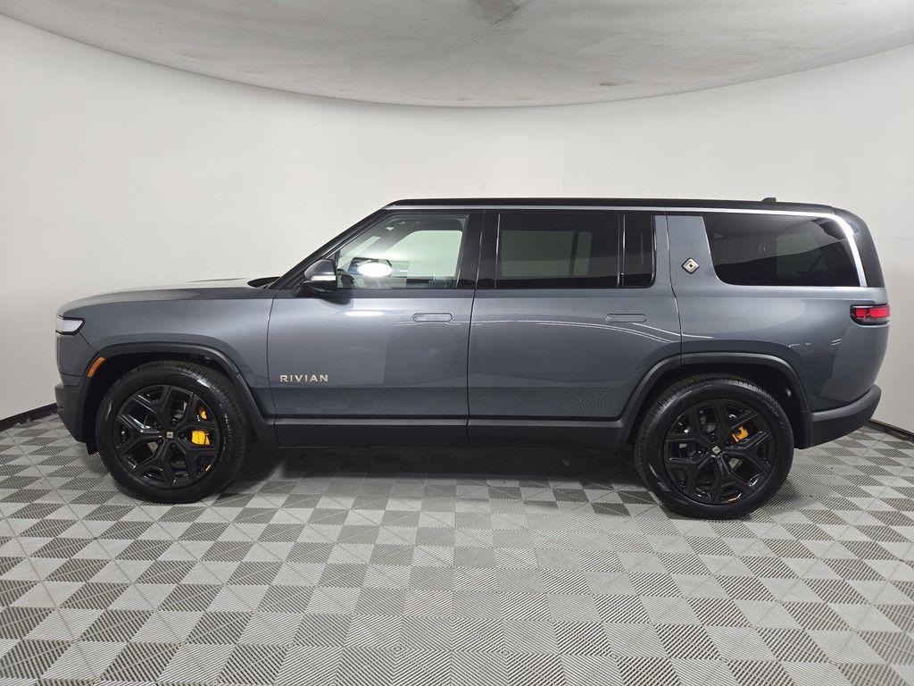 Rivian R1S 2022