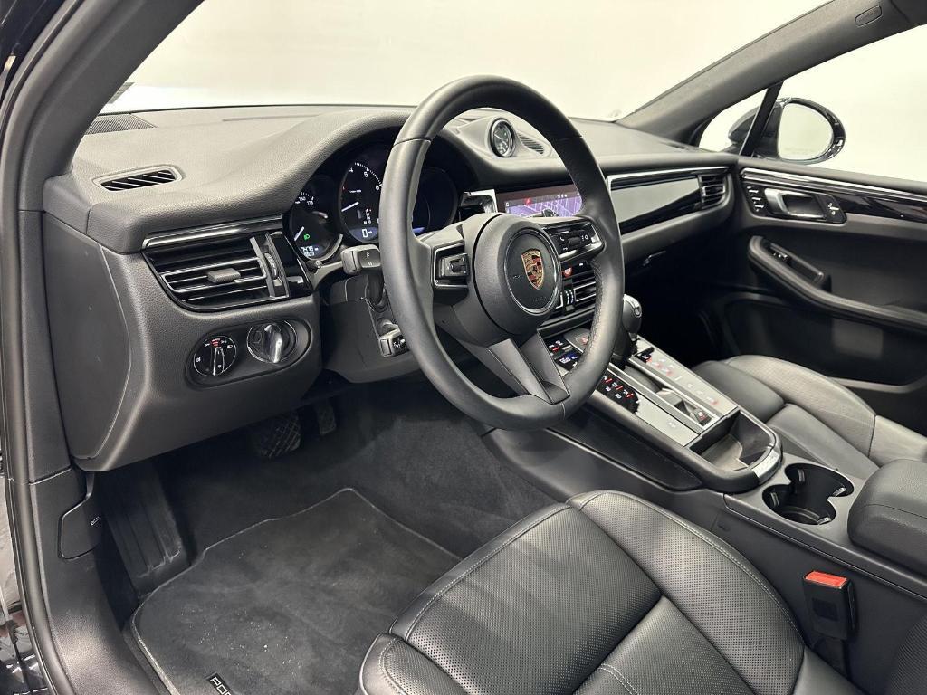Porsche Macan 2025