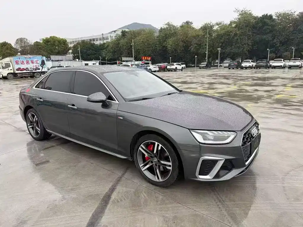 Audi A4 2023