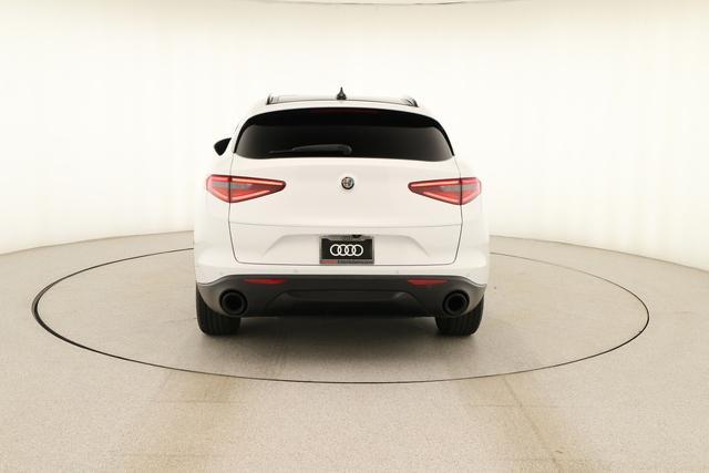 Alfa Romeo Stelvio 2023