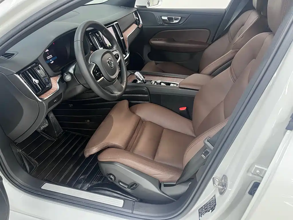 Volvo S60 2024
