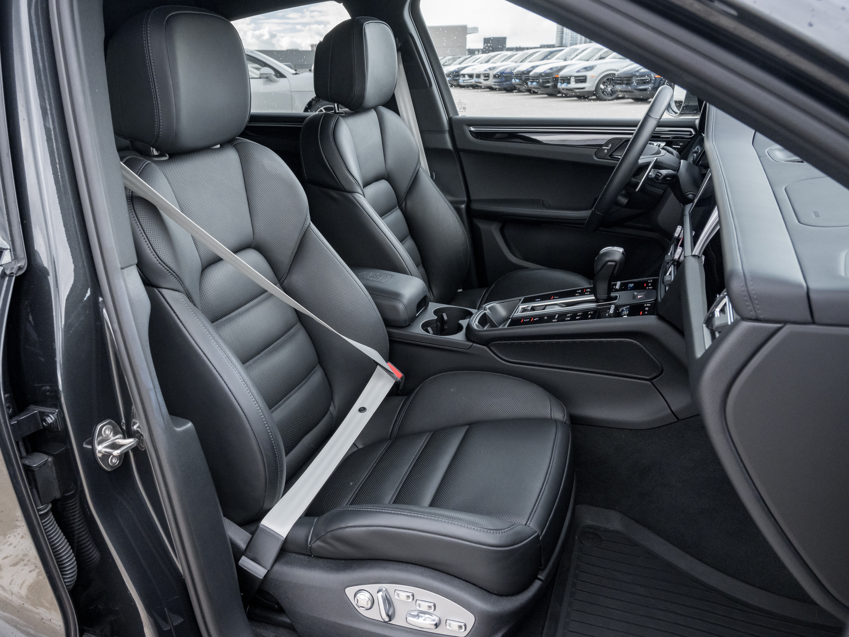 Porsche Macan 2025