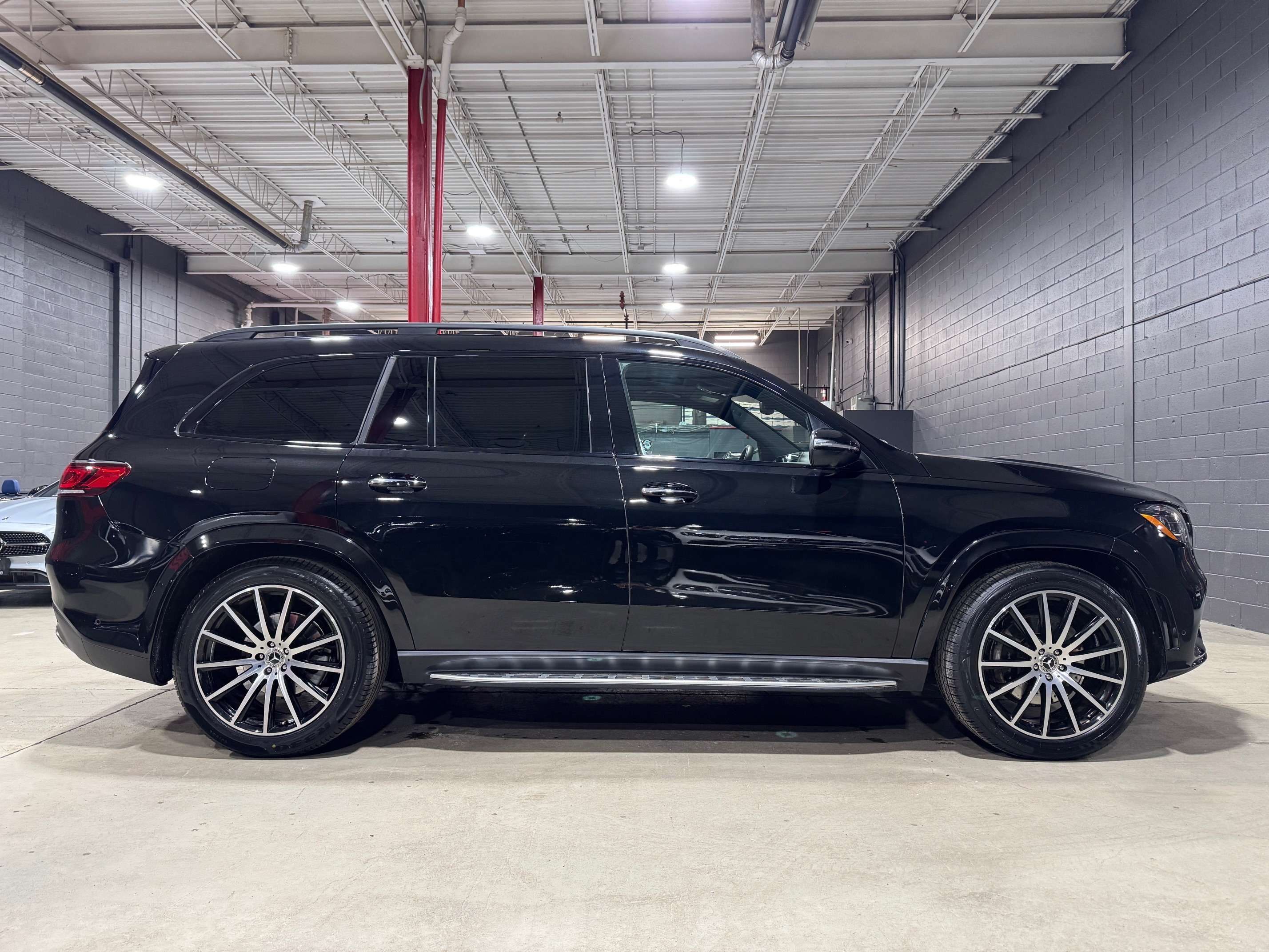 Mercedes-Benz GLS 2023