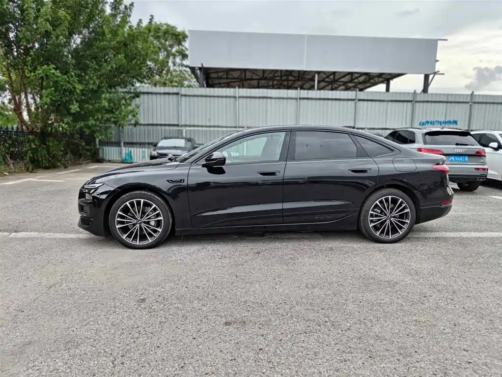Audi e-tron 2025