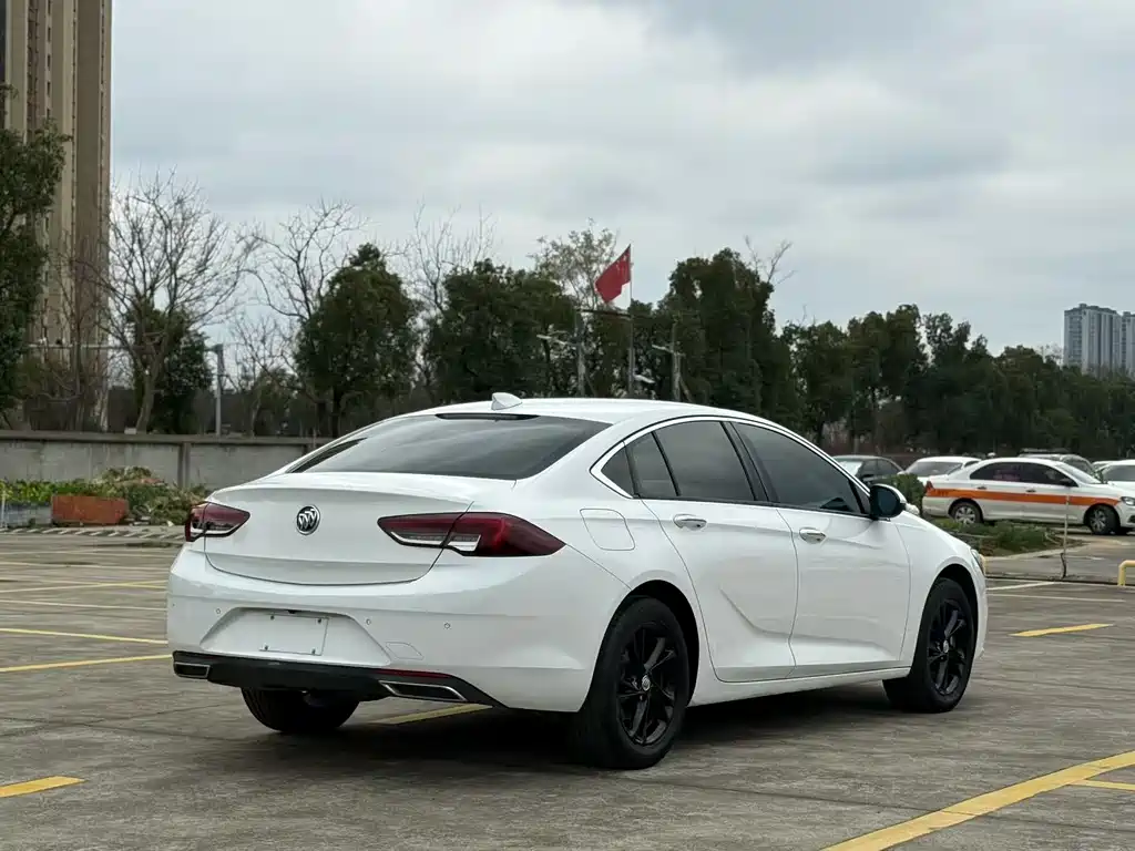 Buick Regal 2021