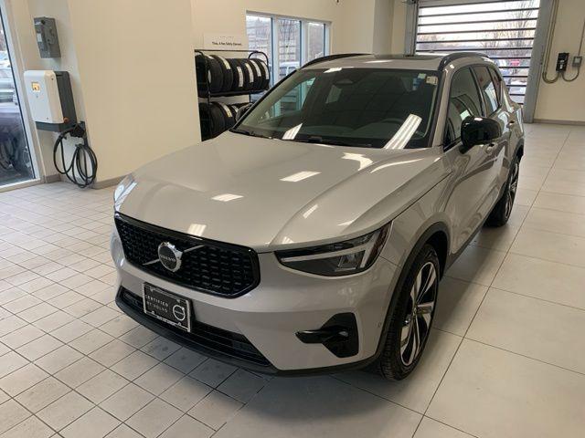 Volvo XC40 2025