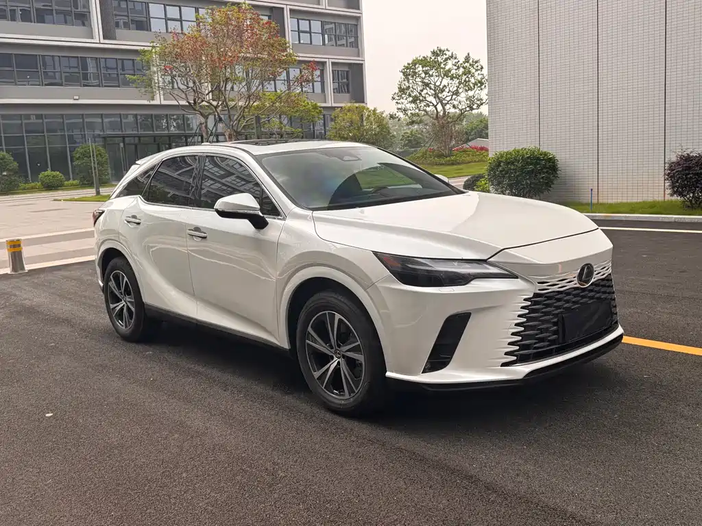 Lexus RX 2025