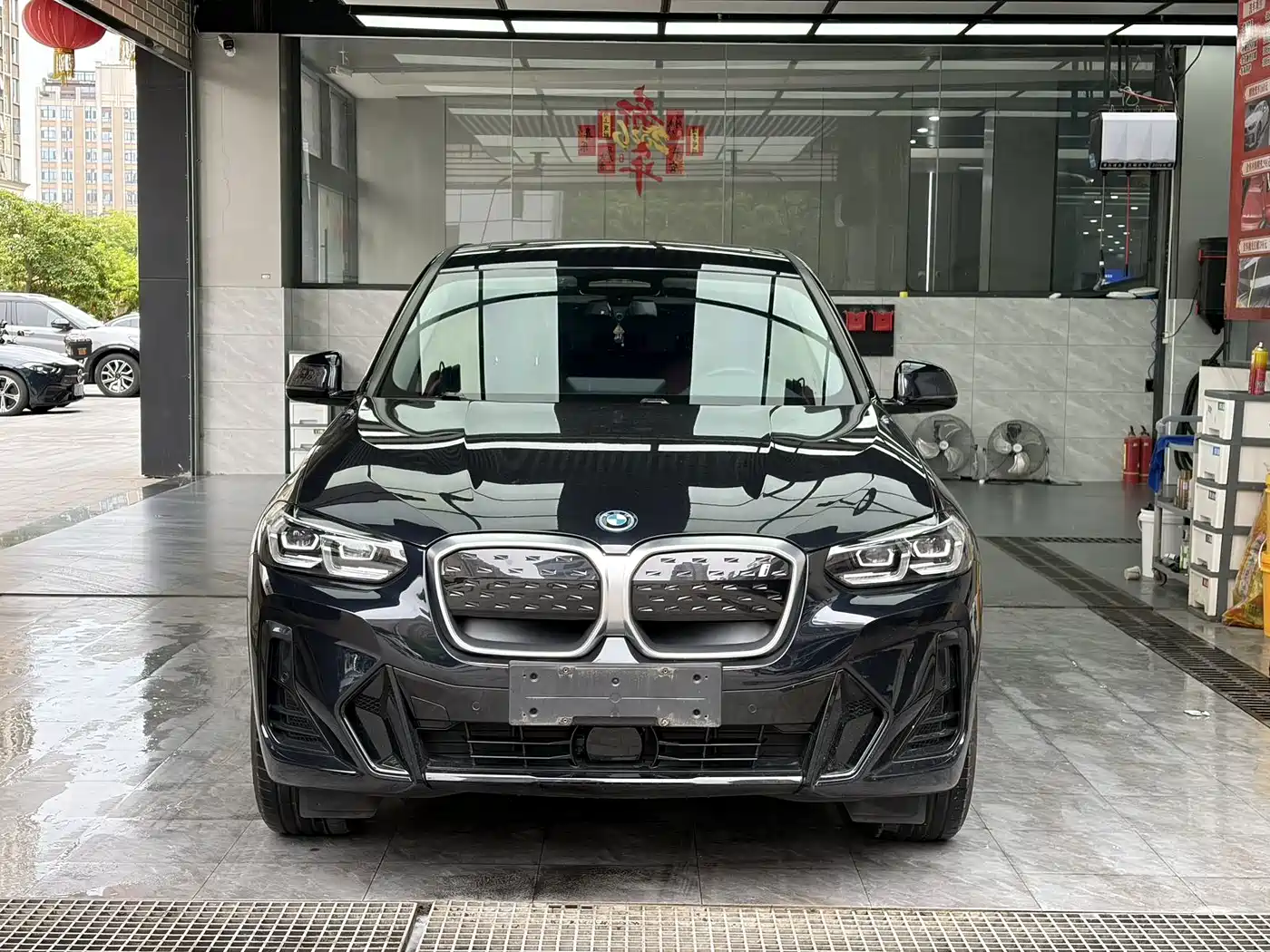BMW iX3 2024