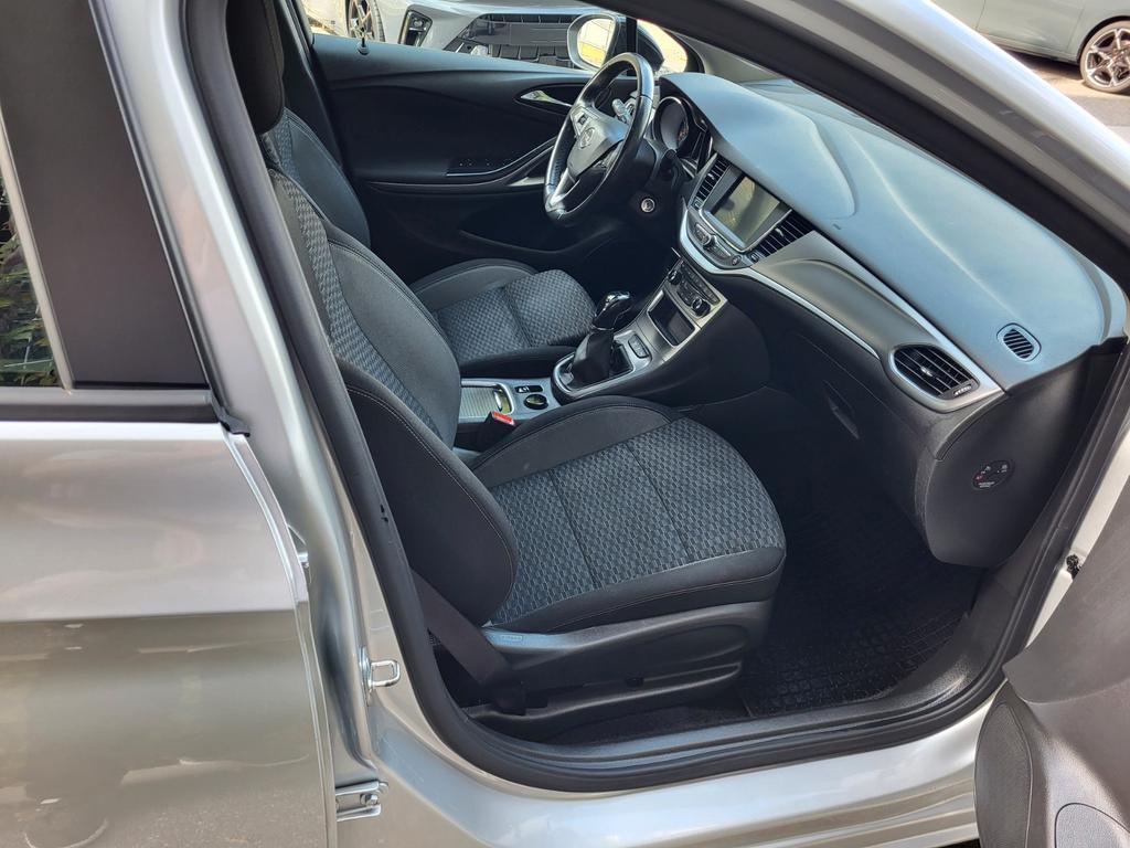 Opel Astra 2021