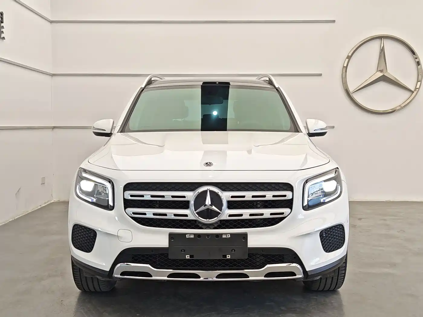 Mercedes-Benz GLB 2023