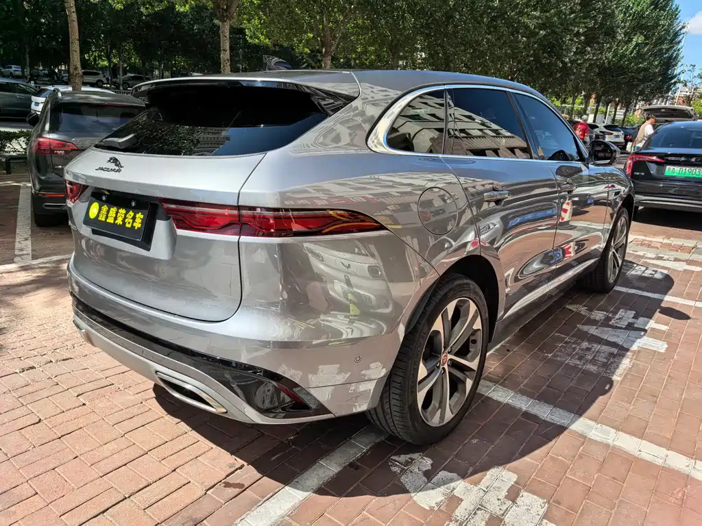 Jaguar F-Pace 2022