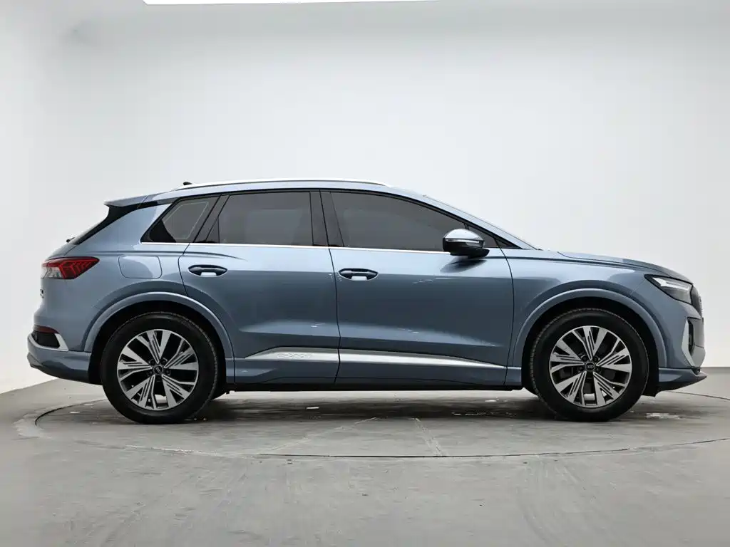 Audi Q4 e-tron 2024