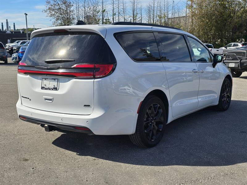Chrysler Pacifica 2024