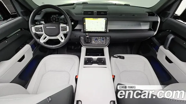 Land Rover Defender 2025