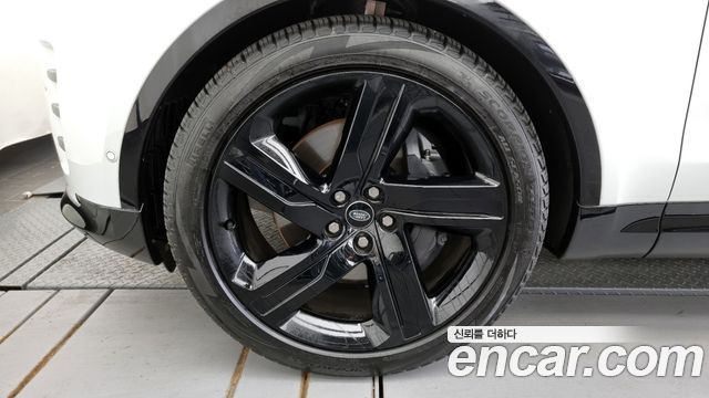 Land Rover Discovery 2024