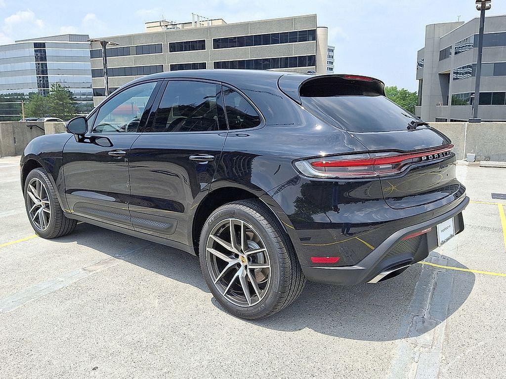 Porsche Macan 2025