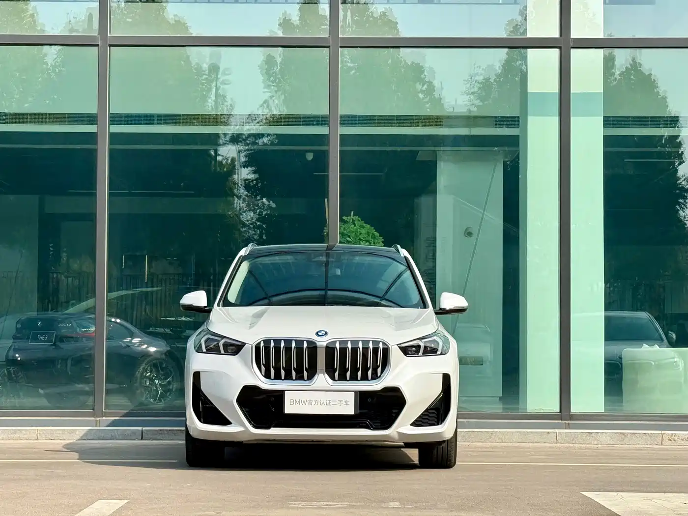 BMW iX1 2025