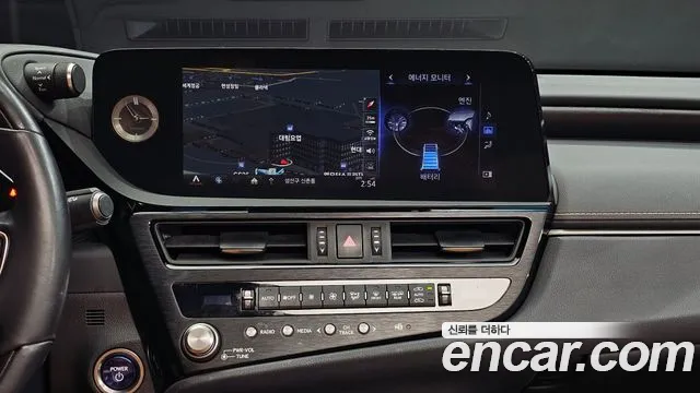 Lexus ES 2021