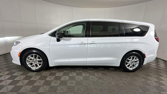 Chrysler Pacifica 2024
