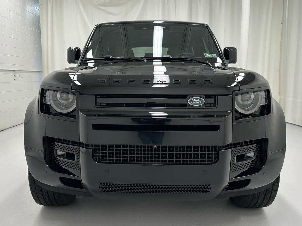 Land Rover Defender 2025
