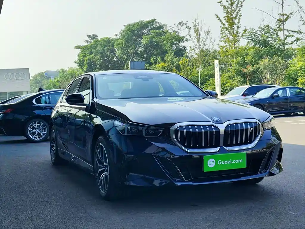 BMW i5 2025