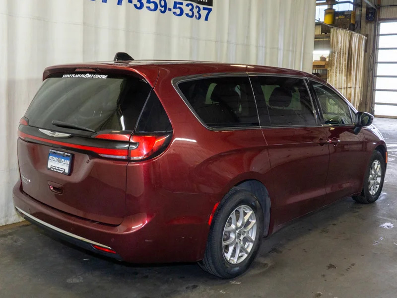 Chrysler Pacifica 2023