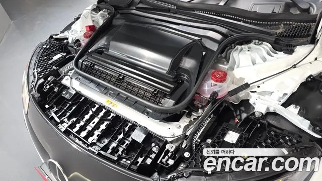 Mercedes-Benz EQE 2024