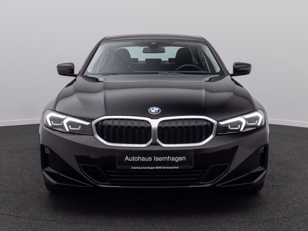 BMW 318 2024
