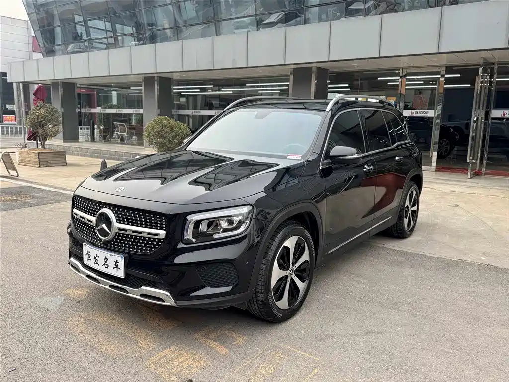 Mercedes-Benz GLB 2023