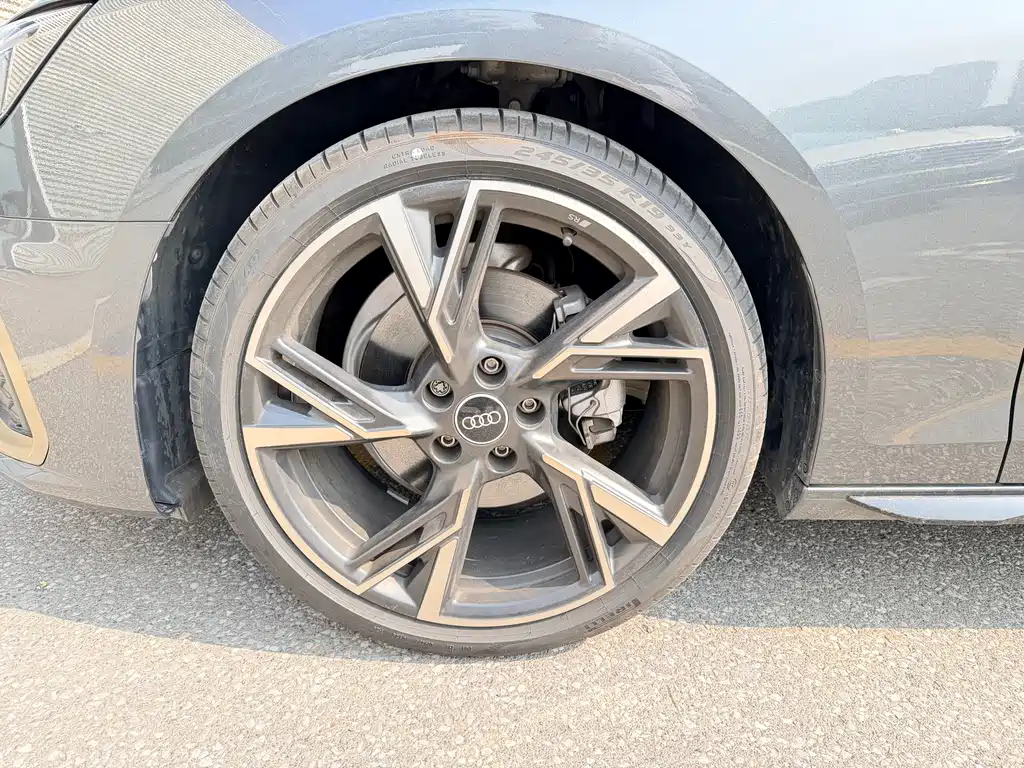 Audi A4 2024