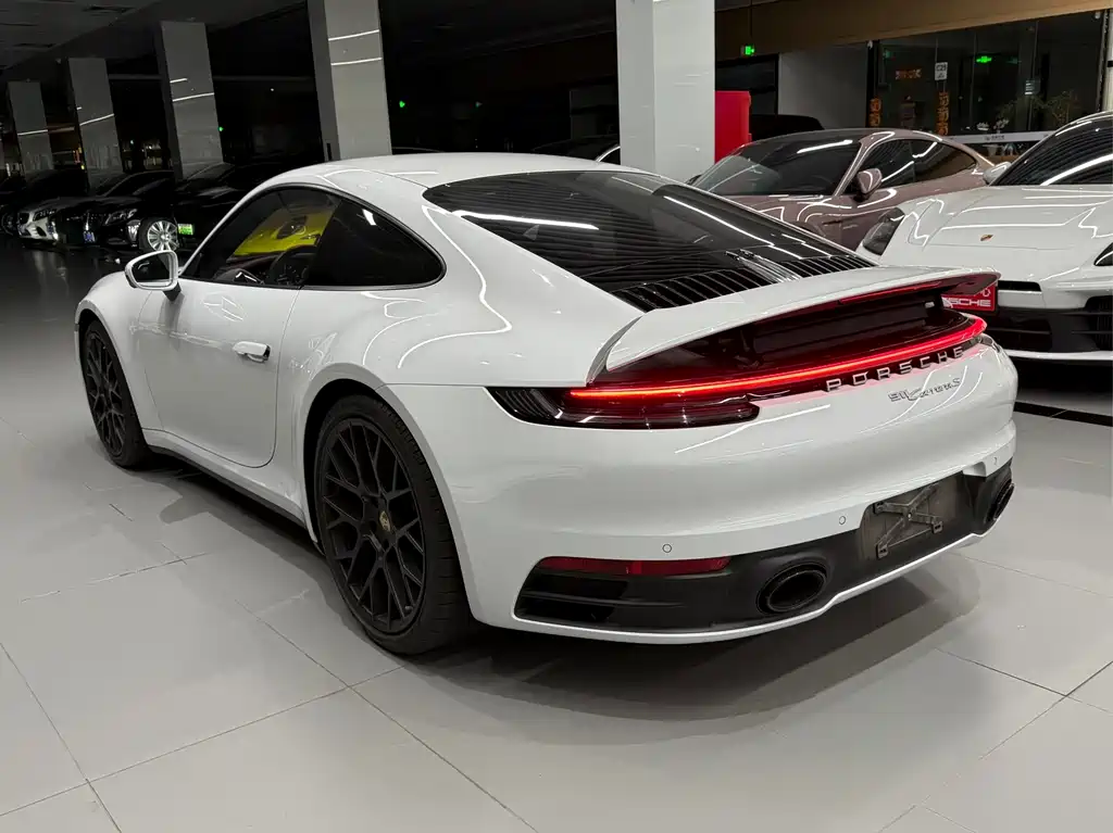 Porsche 911 2023