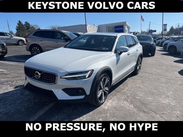 Volvo V60 Cross Country 2025