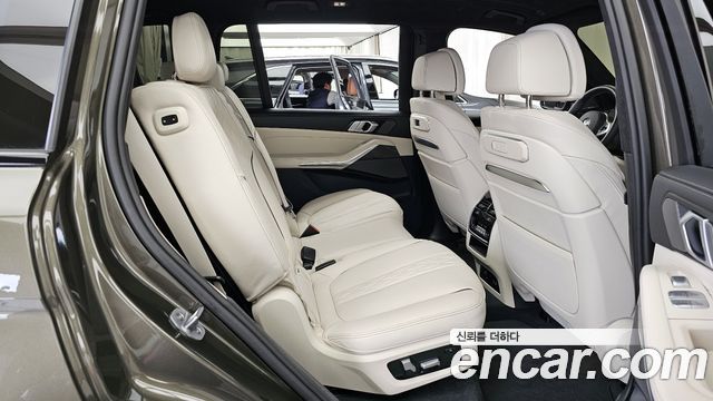 BMW X7 2025
