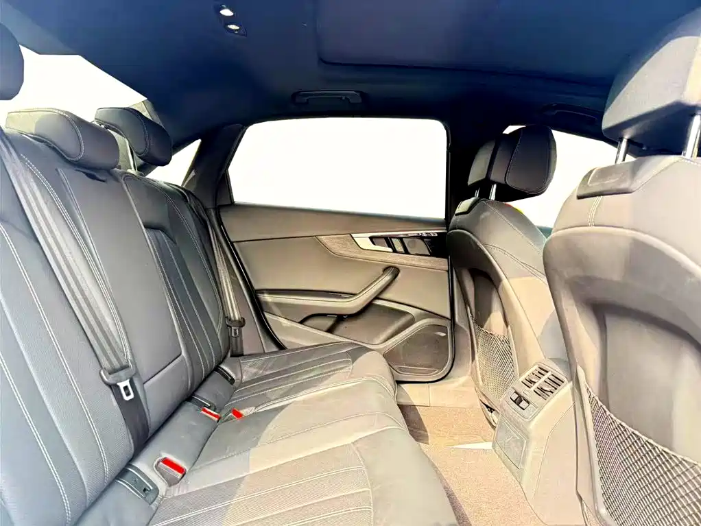 Audi A4 2023