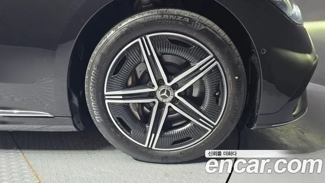 Mercedes-Benz EQE 2024