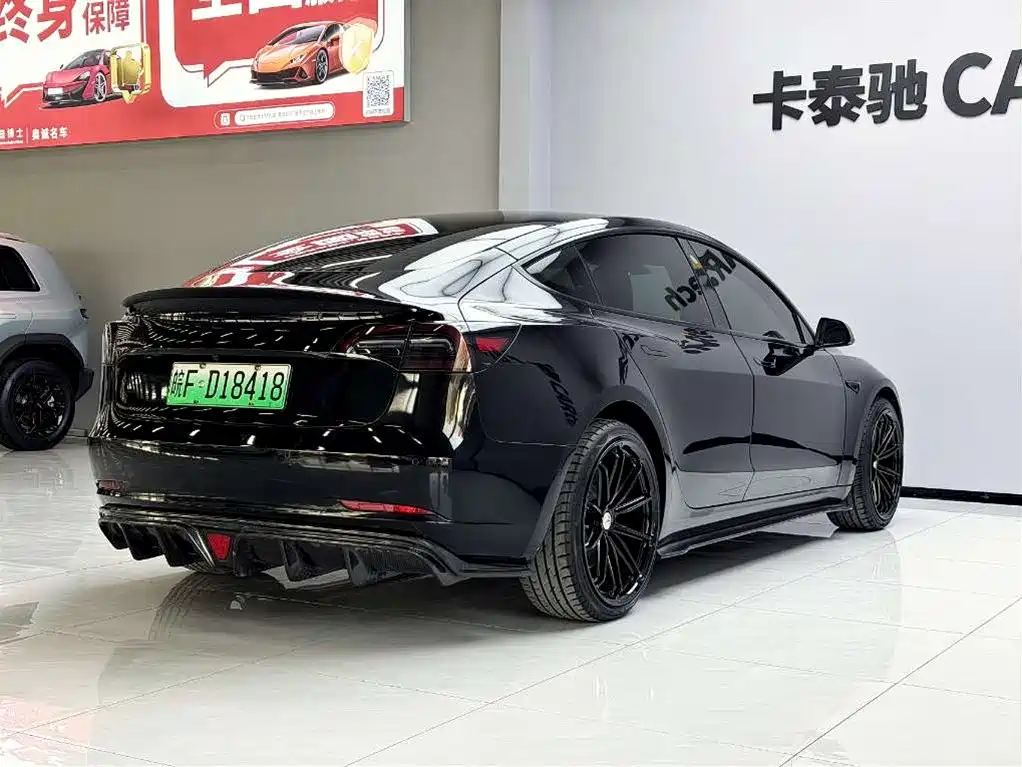Tesla Model 3 2022