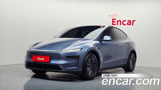 Tesla Model Y 2025