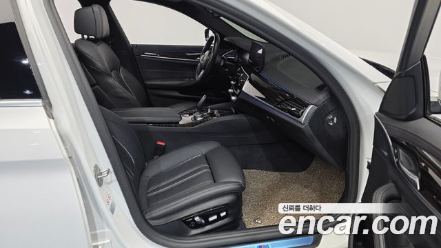 BMW 5 серии 2021